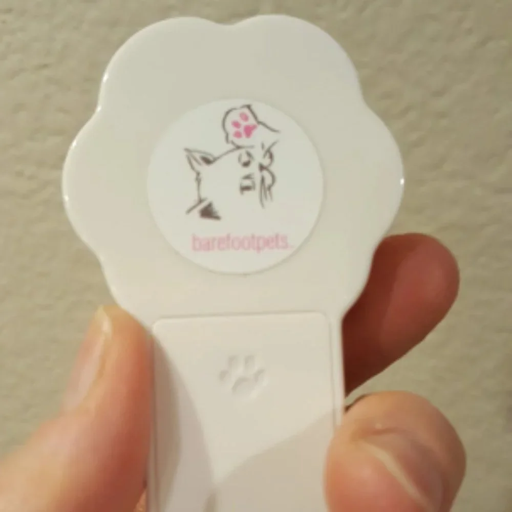 BAREFOOTPETS(tm) NEW! Kitty Laser Pointer WHITE
